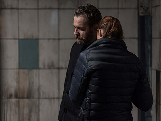 layout image (to proper size of the container)