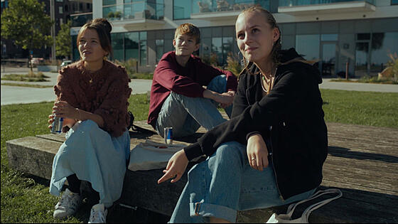 layout image (to proper size of the container)