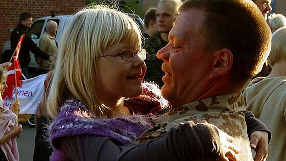 layout image (to proper size of the container)