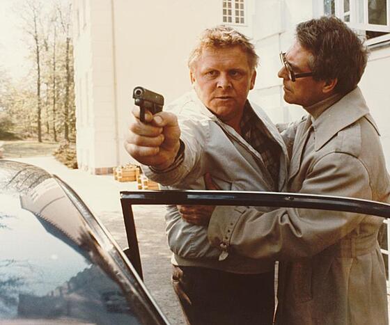 layout image (to proper size of the container)