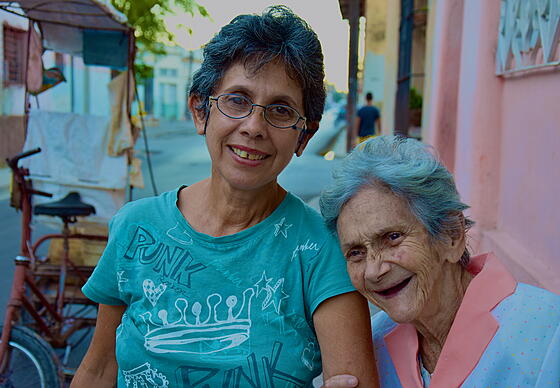 layout image (to proper size of the container)