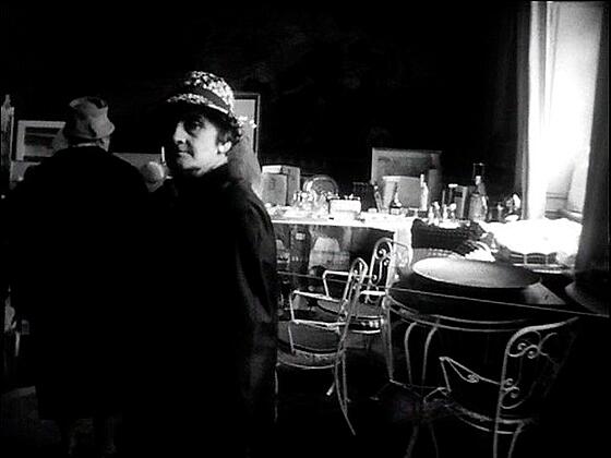 layout image (to proper size of the container)