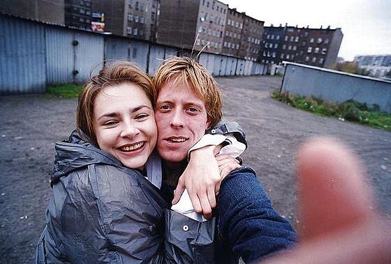 layout image (to proper size of the container)