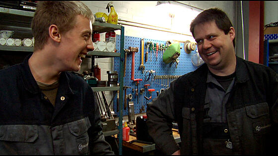 layout image (to proper size of the container)