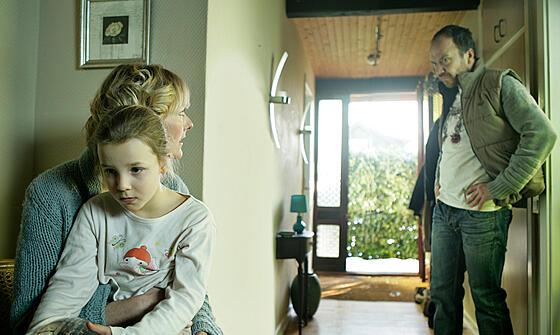 layout image (to proper size of the container)