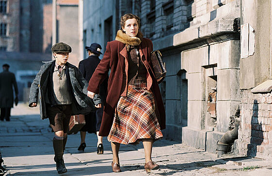 layout image (to proper size of the container)