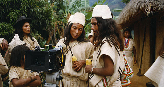 layout image (to proper size of the container)