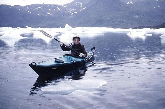 layout image (to proper size of the container)