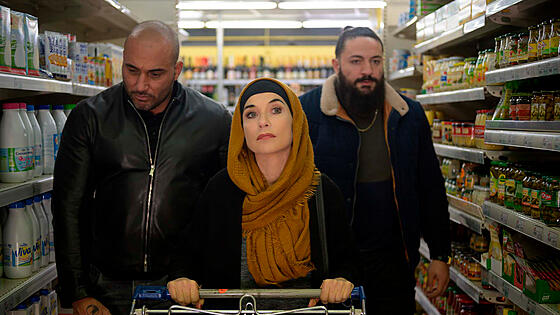 layout image (to proper size of the container)