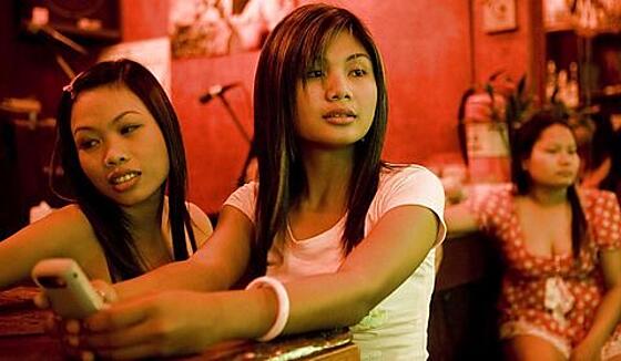 layout image (to proper size of the container)