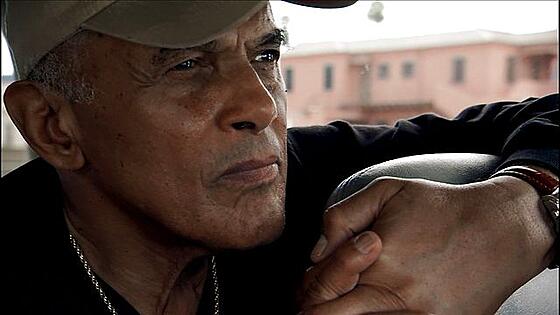 layout image (to proper size of the container)