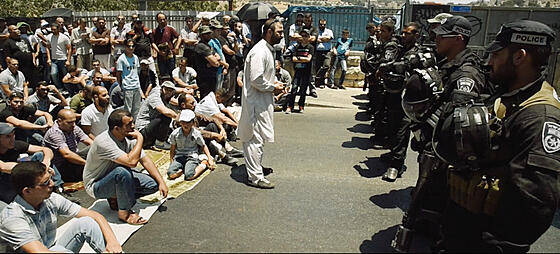 layout image (to proper size of the container)