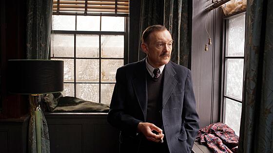 layout image (to proper size of the container)