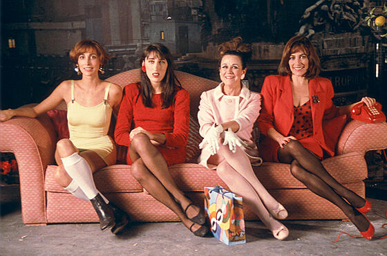 layout image (to proper size of the container)