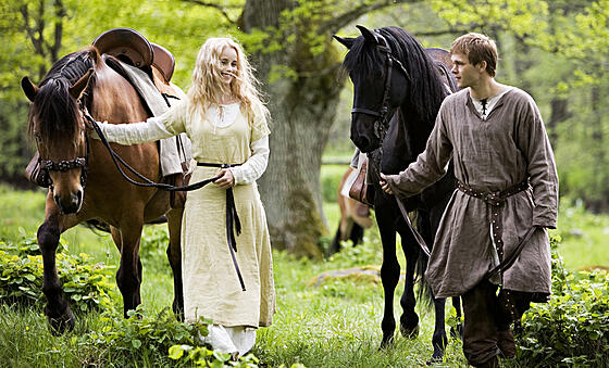 layout image (to proper size of the container)