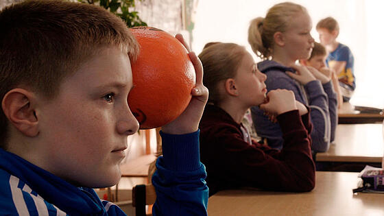 layout image (to proper size of the container)