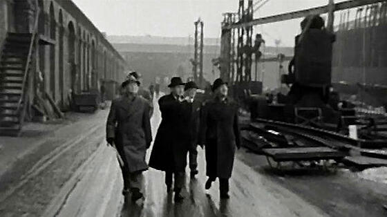 layout image (to proper size of the container)