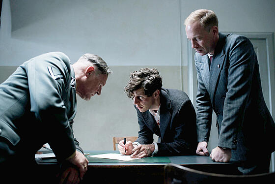 layout image (to proper size of the container)