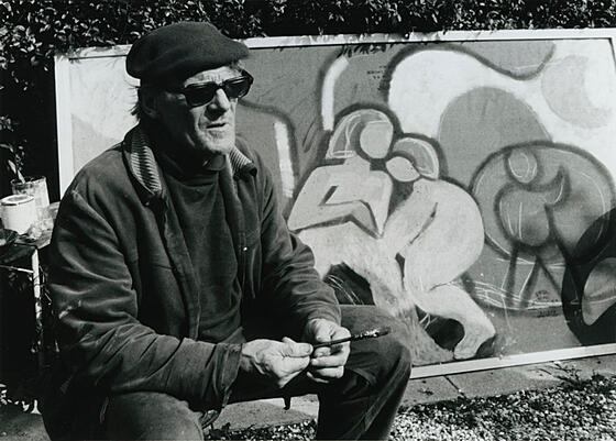 layout image (to proper size of the container)