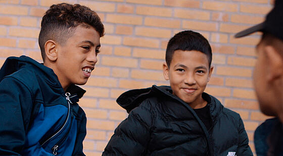 layout image (to proper size of the container)