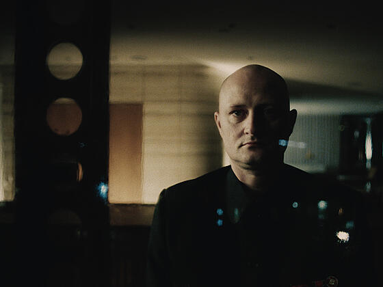 layout image (to proper size of the container)