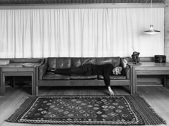 layout image (to proper size of the container)