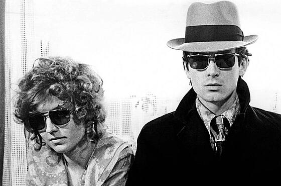 layout image (to proper size of the container)