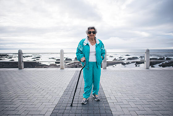 layout image (to proper size of the container)