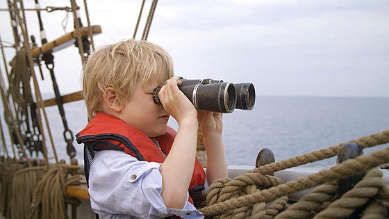 layout image (to proper size of the container)