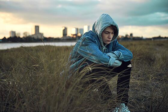 layout image (to proper size of the container)