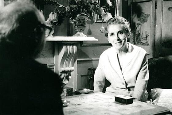 layout image (to proper size of the container)