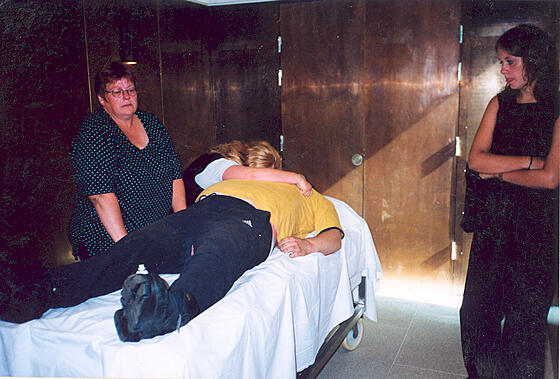 layout image (to proper size of the container)