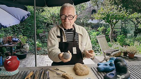 layout image (to proper size of the container)