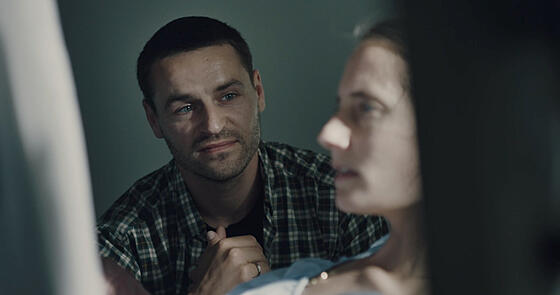 layout image (to proper size of the container)