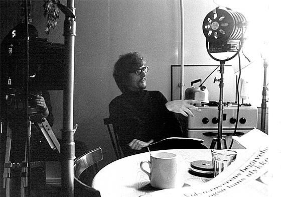 layout image (to proper size of the container)