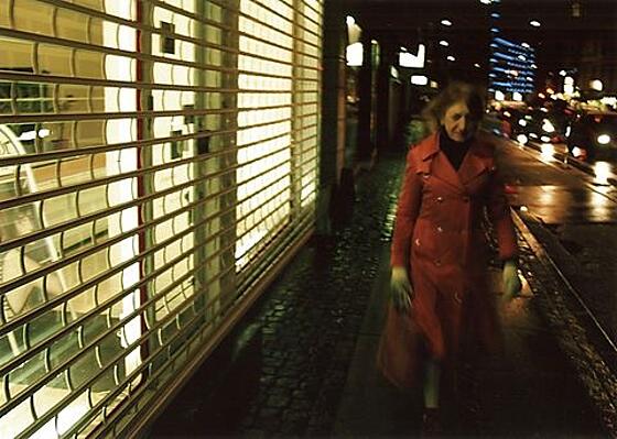 layout image (to proper size of the container)