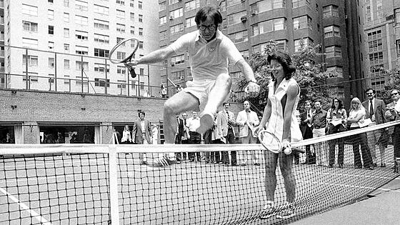 layout image (to proper size of the container)