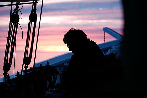 layout image (to proper size of the container)