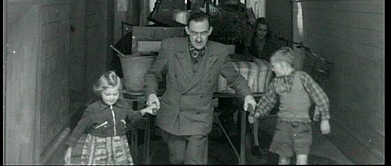 layout image (to proper size of the container)