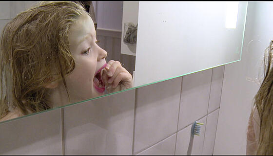 layout image (to proper size of the container)