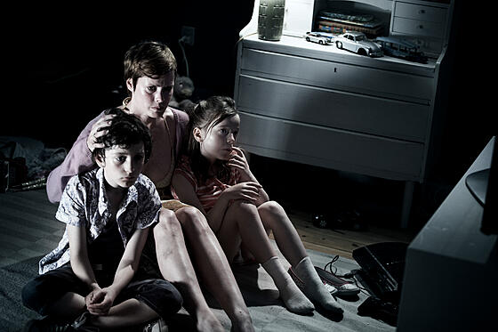 layout image (to proper size of the container)