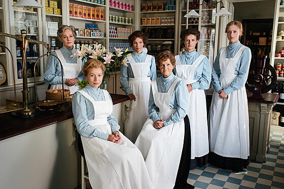 layout image (to proper size of the container)