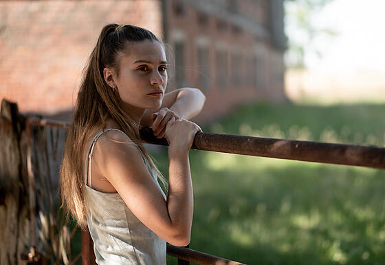 layout image (to proper size of the container)