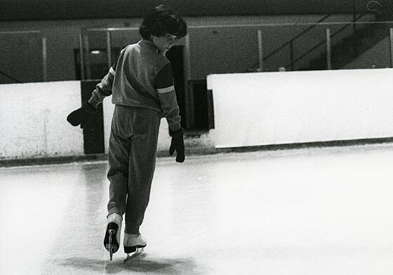 layout image (to proper size of the container)