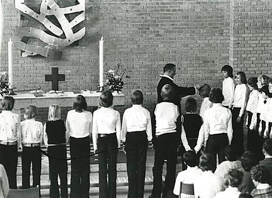 layout image (to proper size of the container)