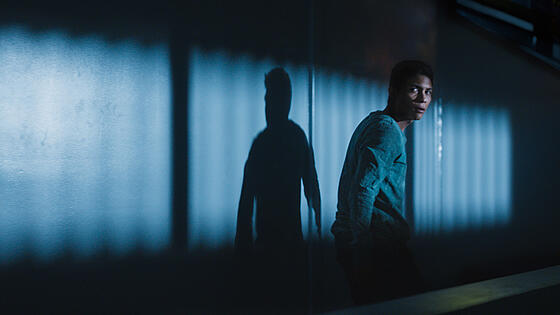 layout image (to proper size of the container)