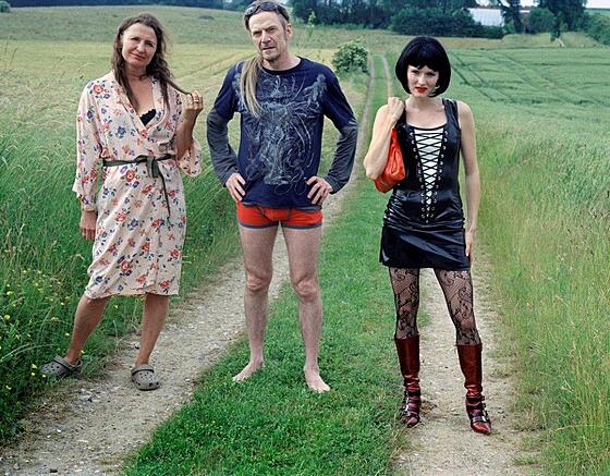 layout image (to proper size of the container)