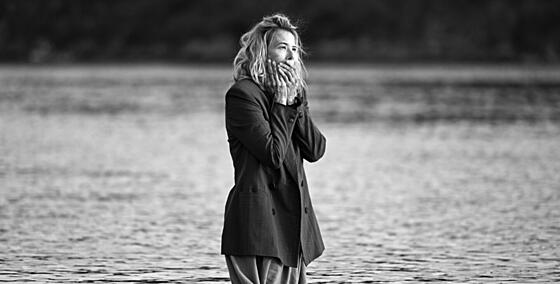 layout image (to proper size of the container)