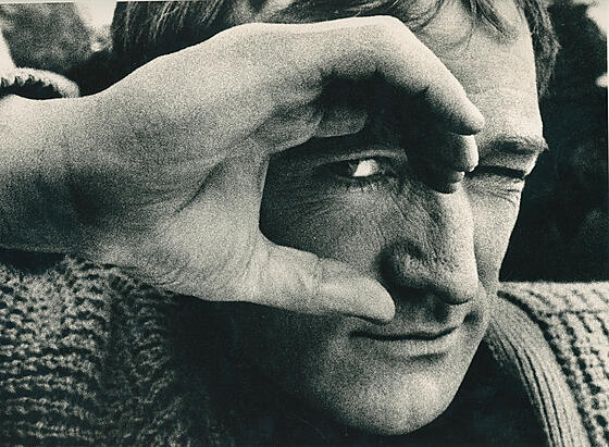 layout image (to proper size of the container)