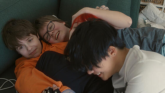 layout image (to proper size of the container)